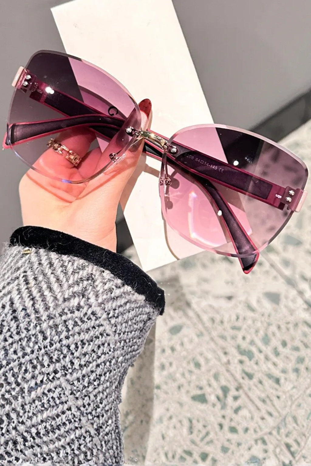 Paloma | Gafas de Sol Sin Montura Estilo Gato Mujer Lente Degradada