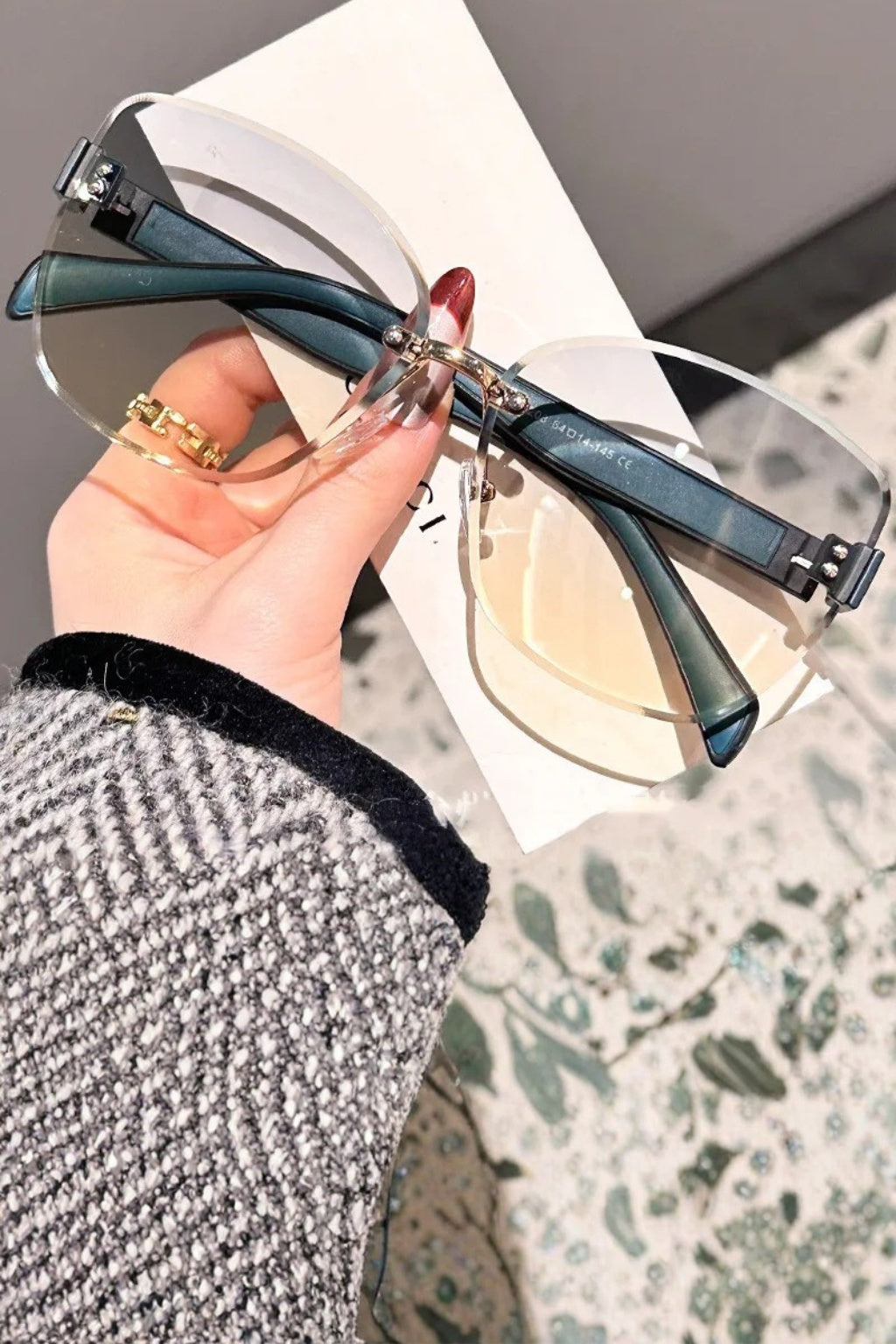 Paloma | Gafas de Sol Sin Montura Estilo Gato Mujer Lente Degradada