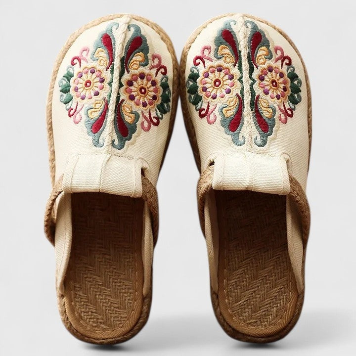 Nerea | Mules Bordadas Florales Mujer Sin Talón
