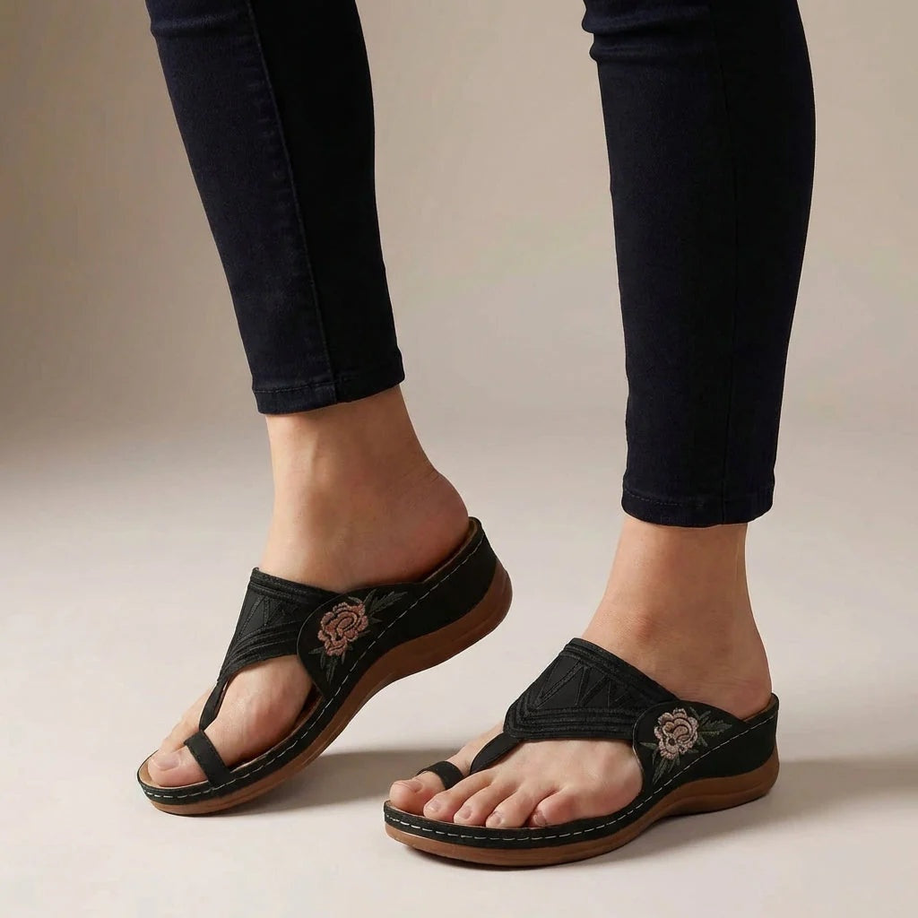 Paloma | Sandalias de Cuña Bordadas Mujer Tira Entre Dedos